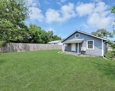 7222 San Angelo Street - Photo Thumbnail 8