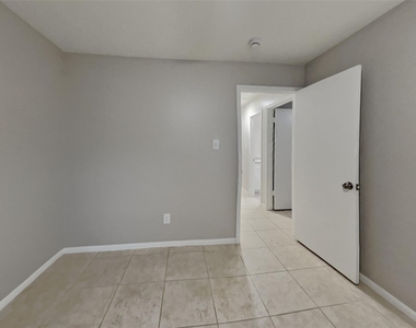 17402 Eastwood Circle - Photo Thumbnail 13