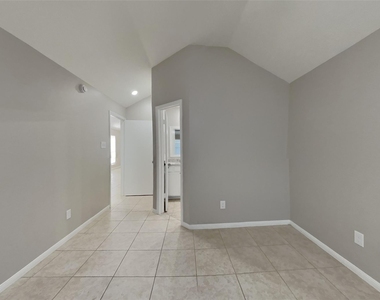 17402 Eastwood Circle - Photo Thumbnail 7