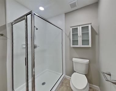 17402 Eastwood Circle - Photo Thumbnail 10