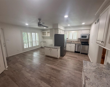 1311 Antoine Drive - Photo Thumbnail 12