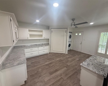1311 Antoine Drive - Photo Thumbnail 16