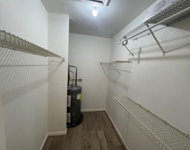 1311 Antoine Drive - Photo Thumbnail 10