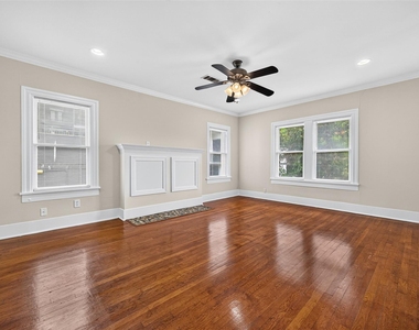1929 Hawthorne Street - Photo Thumbnail 6