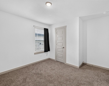 7007 Fleetwood Crescent Way - Photo Thumbnail 16