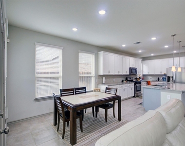 9643 Thimbleweed Drive - Photo Thumbnail 12