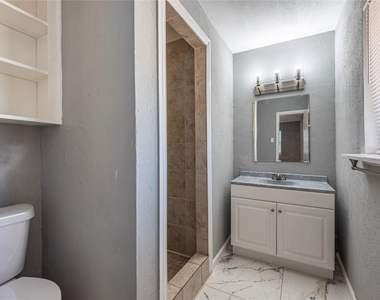 2511 Meadow Lane - Photo Thumbnail 17