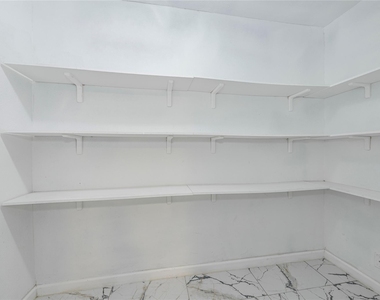 2511 Meadow Lane - Photo Thumbnail 8