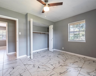 2511 Meadow Lane - Photo Thumbnail 14