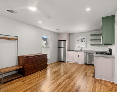717 Arlington Street - Photo Thumbnail 8