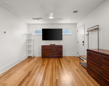 717 Arlington Street - Photo Thumbnail 4
