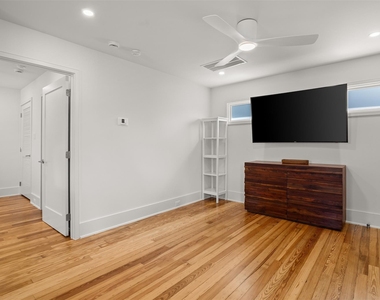 717 Arlington Street - Photo Thumbnail 5
