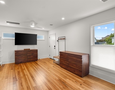 717 Arlington Street - Photo Thumbnail 2