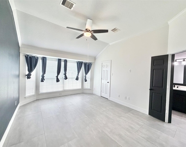 122 Long Canyon Lane - Photo Thumbnail 8