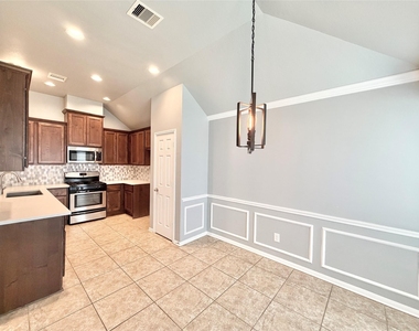 122 Long Canyon Lane - Photo Thumbnail 5