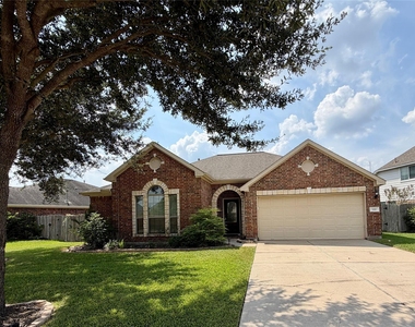 122 Long Canyon Lane - Photo Thumbnail 1