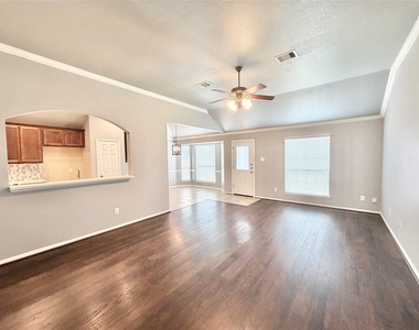 122 Long Canyon Lane - Photo Thumbnail 2