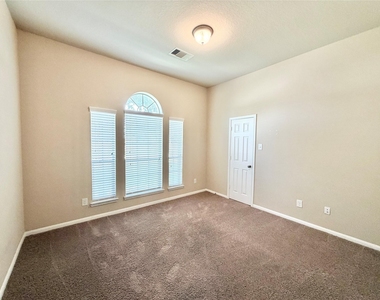 122 Long Canyon Lane - Photo Thumbnail 12