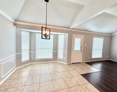 122 Long Canyon Lane - Photo Thumbnail 7