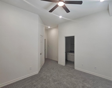 11443 Underwood Street - Photo Thumbnail 19