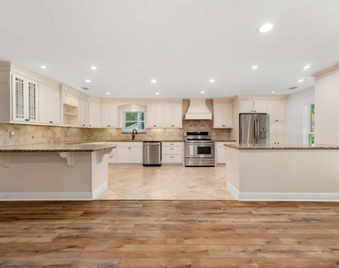 27202 Wells Lane - Photo Thumbnail 2