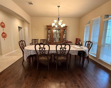 9903 Daisy Clover Court - Photo Thumbnail 5