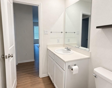 9031 Estes Lakes Drive - Photo Thumbnail 8