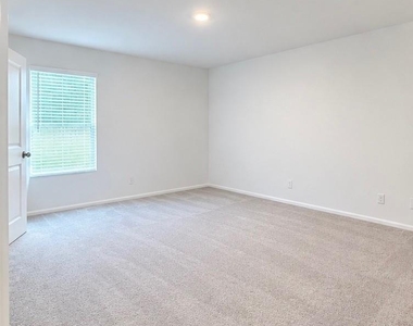 9031 Estes Lakes Drive - Photo Thumbnail 10