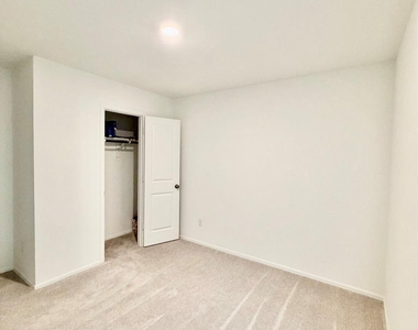 9031 Estes Lakes Drive - Photo Thumbnail 5