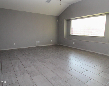 12741 Tre Maximiliano Avenue - Photo Thumbnail 7