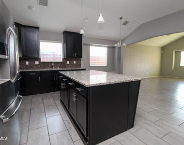 12741 Tre Maximiliano Avenue - Photo Thumbnail 4