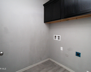 12741 Tre Maximiliano Avenue - Photo Thumbnail 8