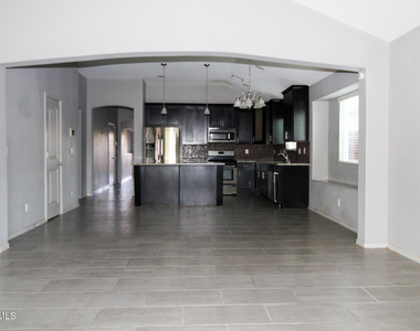 12741 Tre Maximiliano Avenue - Photo Thumbnail 6