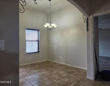 14189 N Point Avenue - Photo Thumbnail 3