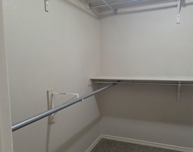14189 N Point Avenue - Photo Thumbnail 8