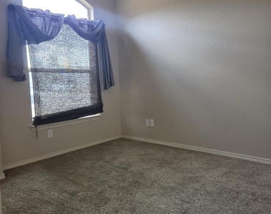 14189 N Point Avenue - Photo Thumbnail 12