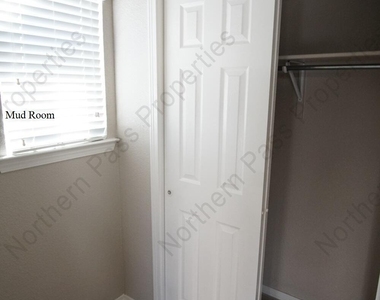 14681 Boer Trail Avenue - Photo Thumbnail 2