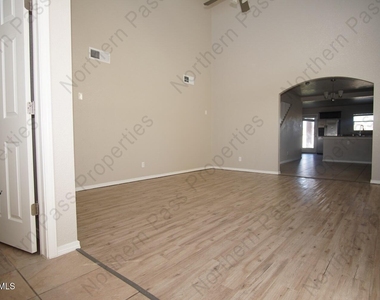 14681 Boer Trail Avenue - Photo Thumbnail 3