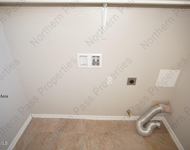 14681 Boer Trail Avenue - Photo Thumbnail 13