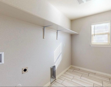 14925 Pebble Hills Boulevard - Photo Thumbnail 15