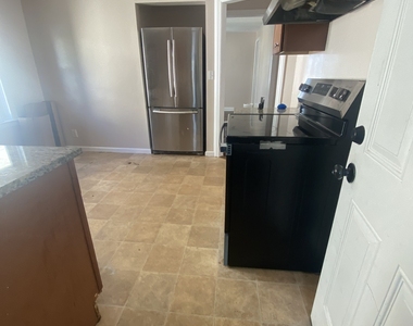 139 Sage Avenue - Photo Thumbnail 6