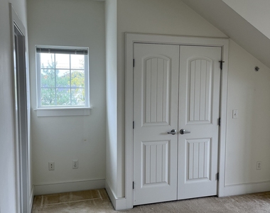 1343 Boston Post Road - Photo Thumbnail 9