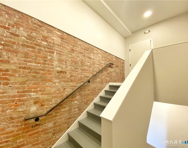 51 Wall Street - Photo Thumbnail 9