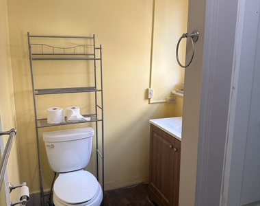 107 Hungerford Street - Photo Thumbnail 4