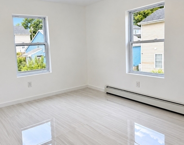 1660 Reservoir Avenue - Photo Thumbnail 4