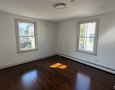 55 Hansen Avenue - Photo Thumbnail 15