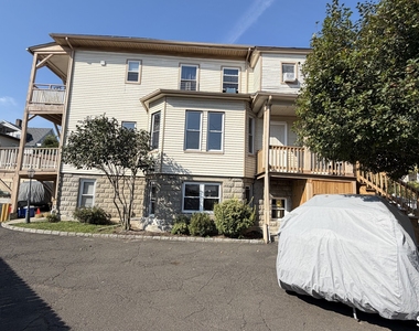 55 Hansen Avenue - Photo Thumbnail 2