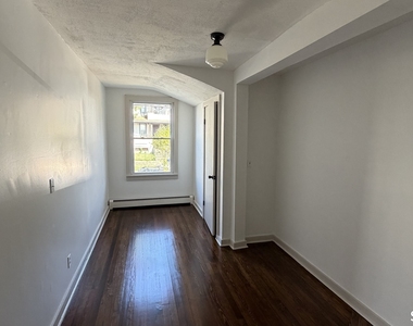 55 Hansen Avenue - Photo Thumbnail 14