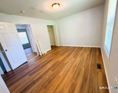 83 Essex Avenue - Photo Thumbnail 12