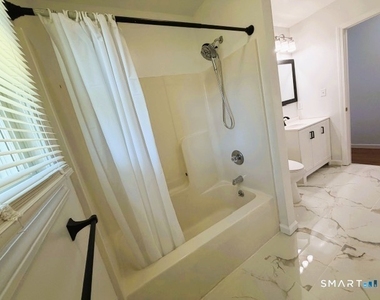 83 Essex Avenue - Photo Thumbnail 10